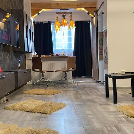 Tiki'S Bar Studio Bucureşti Ngoại thất bức ảnh