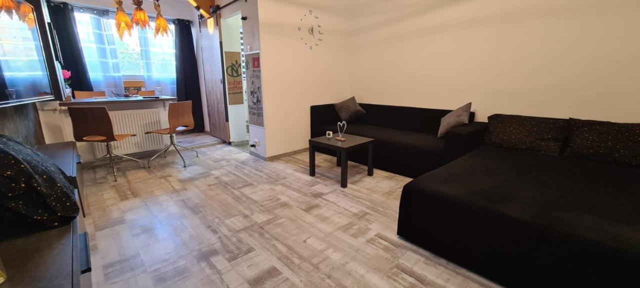 Tiki'S Bar Studio Bucureşti Ngoại thất bức ảnh