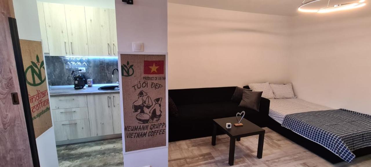 Tiki'S Bar Studio Bucureşti Ngoại thất bức ảnh