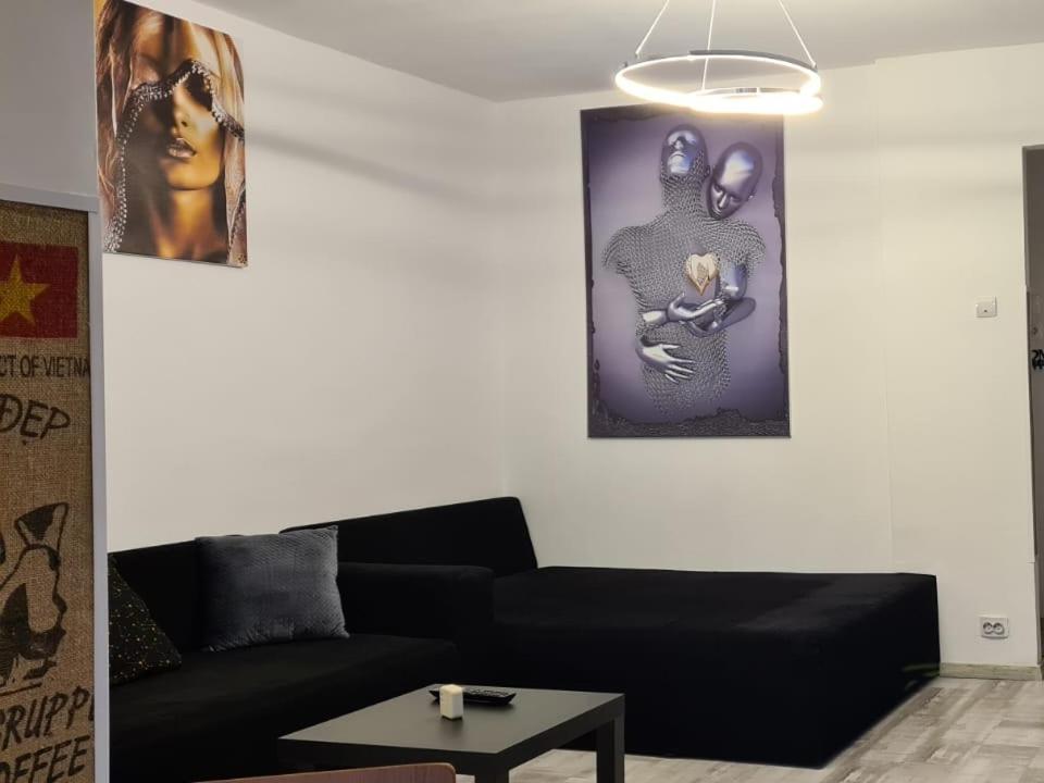 Tiki'S Bar Studio Bucureşti Ngoại thất bức ảnh